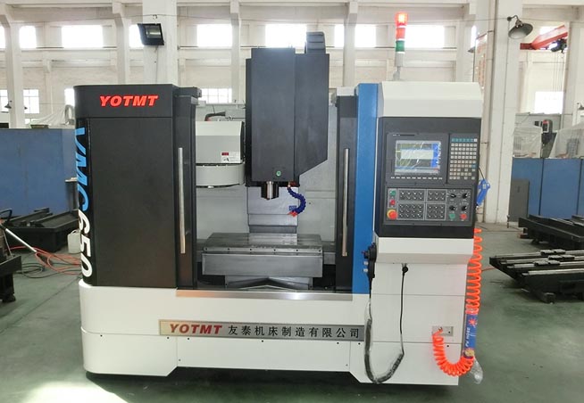 VMC650線軌加(jia)工中心正(zheng)面圖