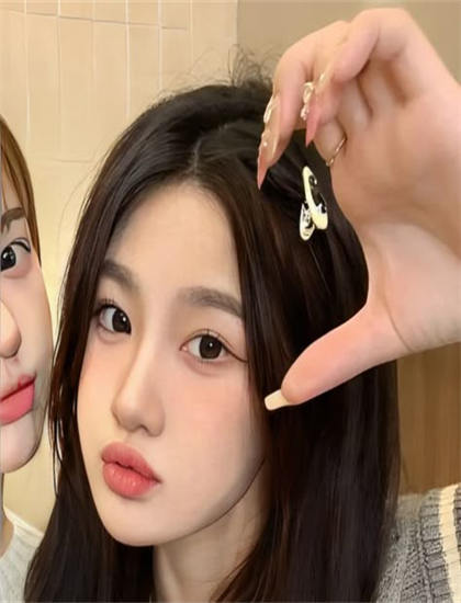 《妖精的美女》人性探讨：人性本质与道德困境思考